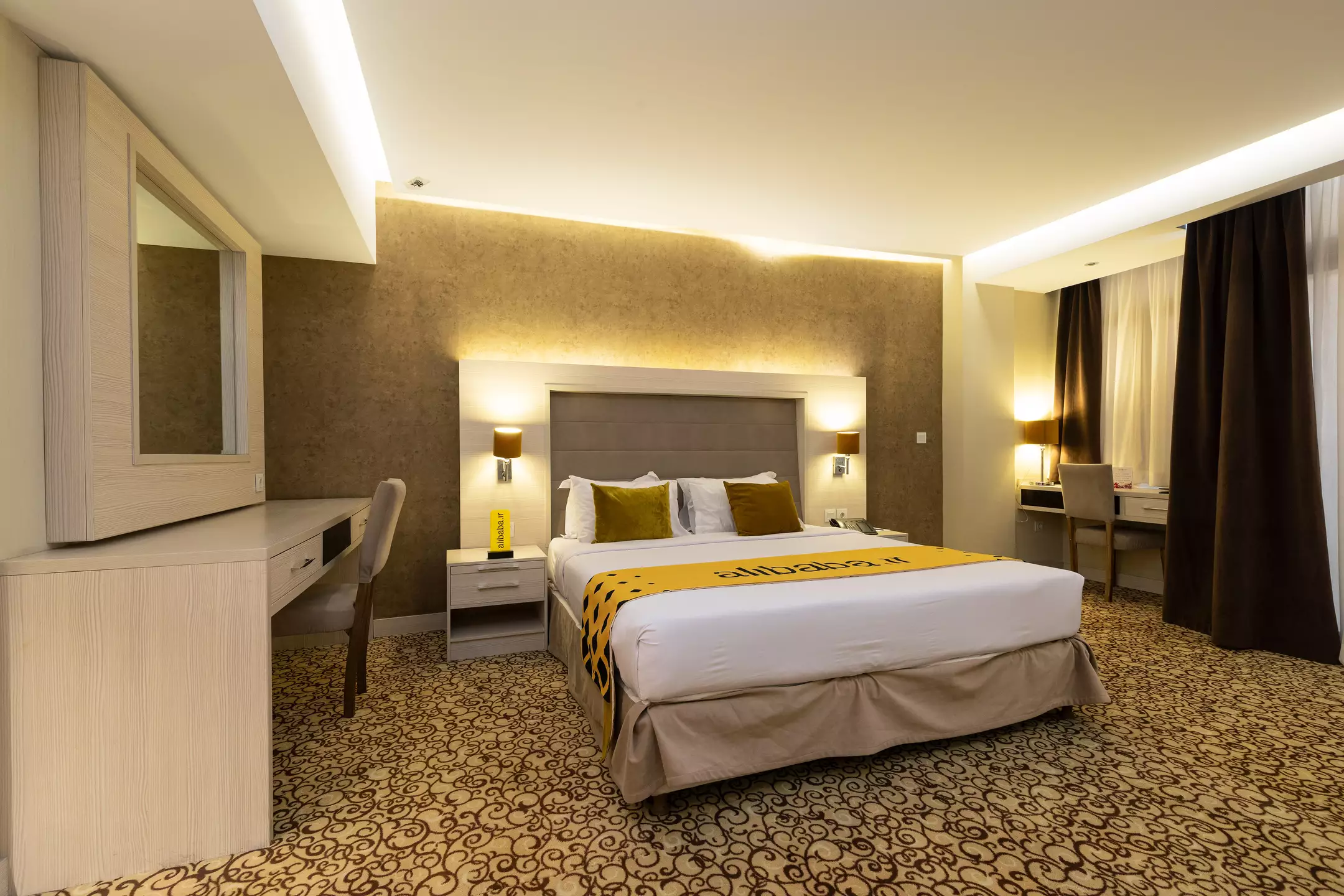 هتل پارسیان انقلاب تهران